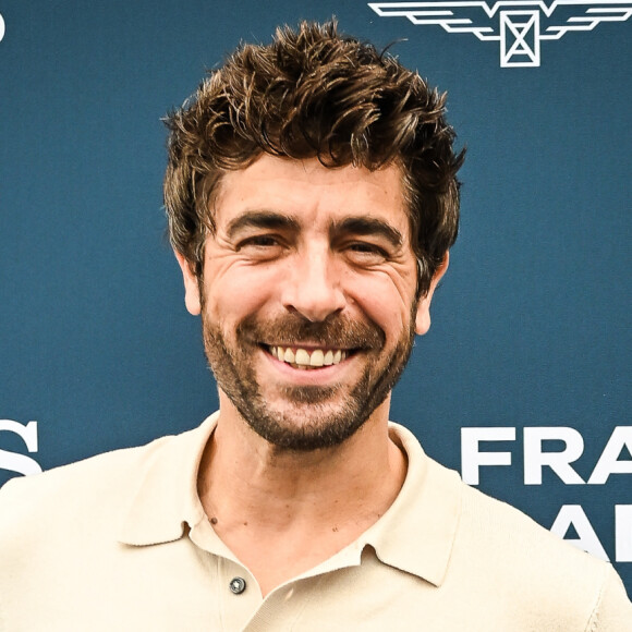 Rappelons qu'Agustin Galiana portait ce rôle à l'écran depuis les tous débuts d'Ici tout commence, lancée en 2020.
Agustin Galiana au photocall de la 174ème édition du Prix de Diane Longines à l'hippodrome de Chantilly, France, le 18 juin 2023. © Matthieu Mirville/Bestimage