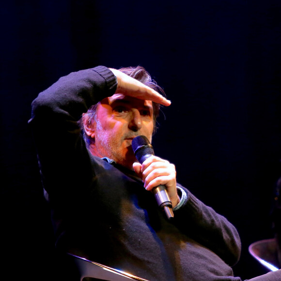 Conversation avec Charlotte Gainsbourg et son compagnon Yvan Attal après la première du film "My dog stupid" lors de la soirée d'ouverture de "The French Cinema Week" à New York, le 12 novembre 2019. 