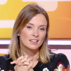 Isabelle Ithurburu - Mélanie Taravant reçoit Isabelle Ithurburu dans C Médiatique sur France 5, dimanche 22 octobre.