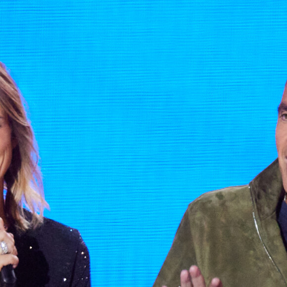 Exclusif - Isabelle Ithurburu, Nikos Aliagas - Enregistrement de l'émission "Tous avec les bleus, le concert événement", diffusée en direct sur TF1 le 12 octobre 2023, au Village Rugby, place de la Concorde, à Paris En direct du Village Rugby, un concert pour fêter l'entrée du XV de France dans les quarts de finale de la plus prestigieuse compétition de Rugby.