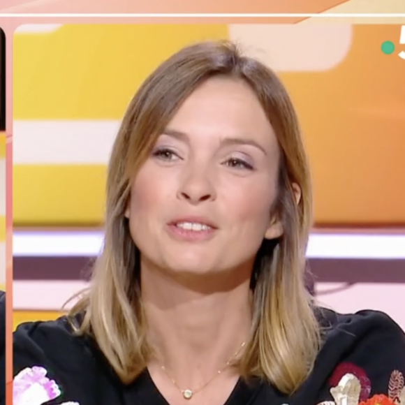 Thierry Moreau, Isabelle Ithurburu - Mélanie Taravant reçoit Isabelle Ithurburu dans C Médiatique sur France 5, dimanche 22 octobre.