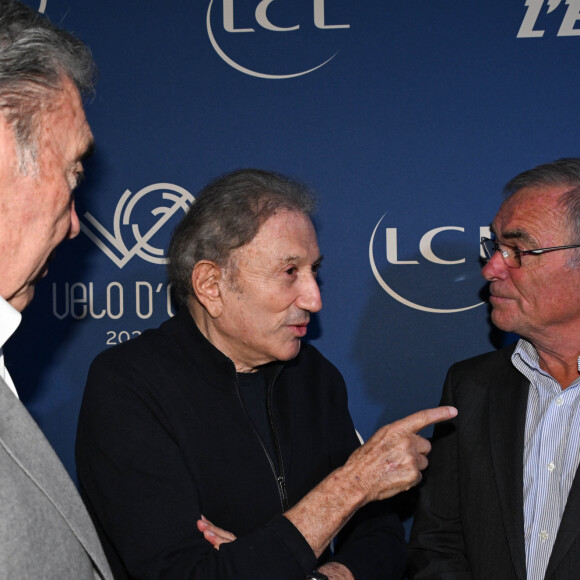 Michel Drucker s'est rendu à la cérémonie du Vélo d'Or, organisée par Vélo Mag
 
Eddy Merckx - Michel Drucker - Bernard Hinault - Cérémonie du Vélo d'or au Pavillon Gabriel à Paris le 24 octobre 2023. © Federico Pestellini /Panoramic /Bestimage