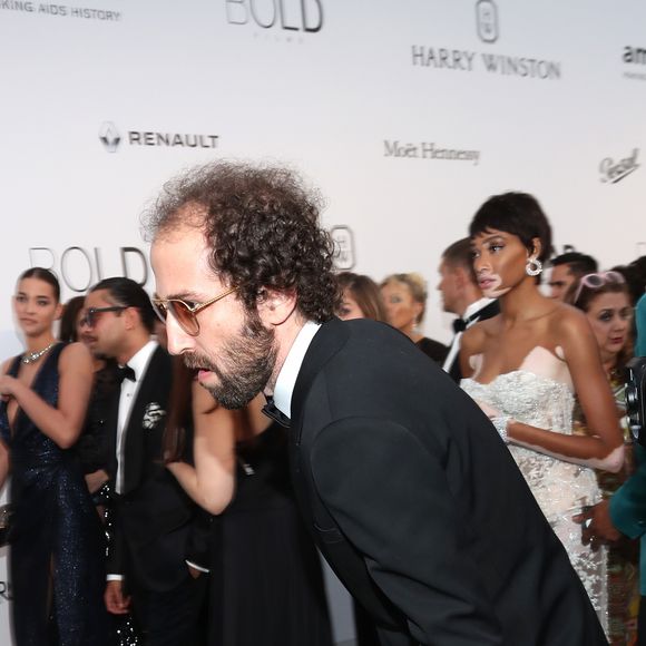 Thomas Bangalter (Daft Punk) ne veut pas s'arrêter devant les photographes - Photocall de la soirée "24th edition of AmfAR's Cinema Against AIDS" Gala à l'hôtel de l'Eden Roc au Cap d'Antibes, le 25 mai 2017, lors du 70 ème Festival International du Film de Cannes. © Borde-Jacovides-Moreau / Bestimage