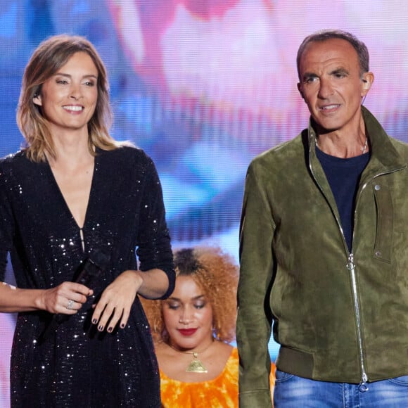 Exclusif - Isabelle Ithurburu, Nikos Aliagas - Enregistrement de l'émission "Tous avec les bleus, le concert événement", diffusée en direct sur TF1 le 12 octobre 2023. © Cyril Moreau-Veeren / Bestimage