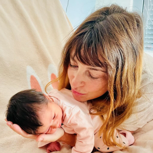 Elle a donné naissance à son premier enfant.
Eve Angeli est maman pour la première fois.