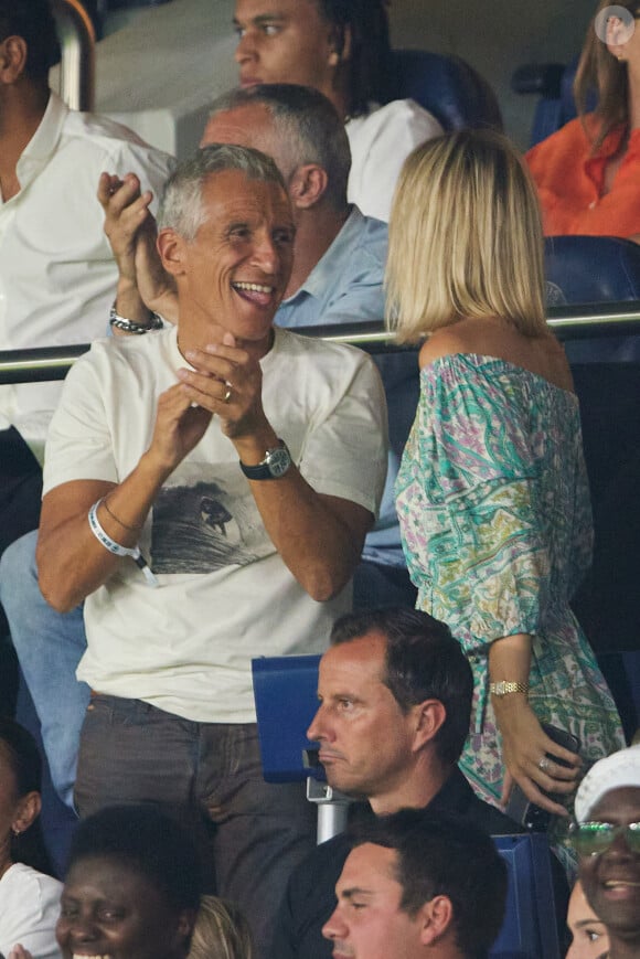 Nagui et sa femme Mélanie Page dans les tribunes lors du match amical - France - Irlande (2-0) lors des matchs qualificatifs à l'Euro 2024 au Parc des Prince à Paris le 7 septembre 2023. © Cyril Moreau/Bestimage 