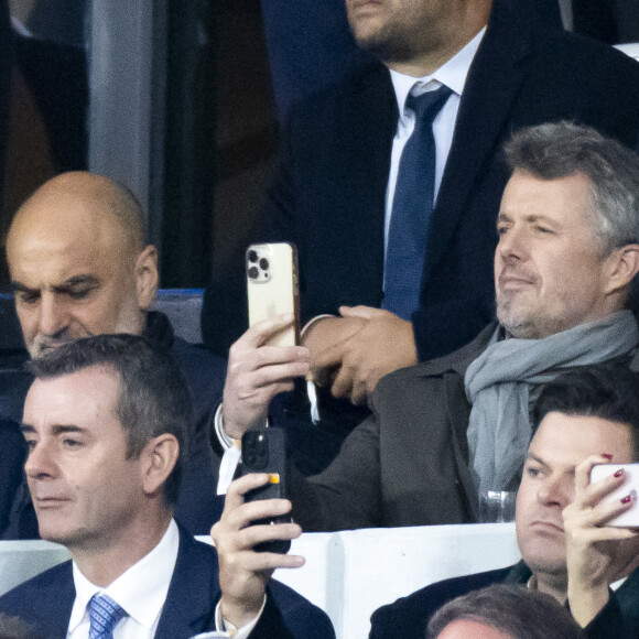 Le prince Frederik de Danemark - Personnalités à la finale de la coupe du monde de rugby Afrique du Sud / Nouvelle Zélande (12 - 11) au stade de France à Saint-Denis le 28 octobre 2023.  Celebs at the Rugby World Cup Final South Africa / New Zealand (12 - 11) at the Stade de France in Saint-Denis on 28 October 2023. 
