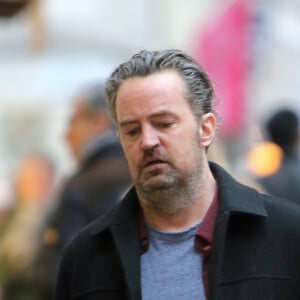 De nouveaux éléments ont été révélés par TMZ.
Matthew Perry sort un livre autobiographique "Friends, Lovers and the Big Terrible Thing" le 1er novembre et confie avoir failli mourrir.