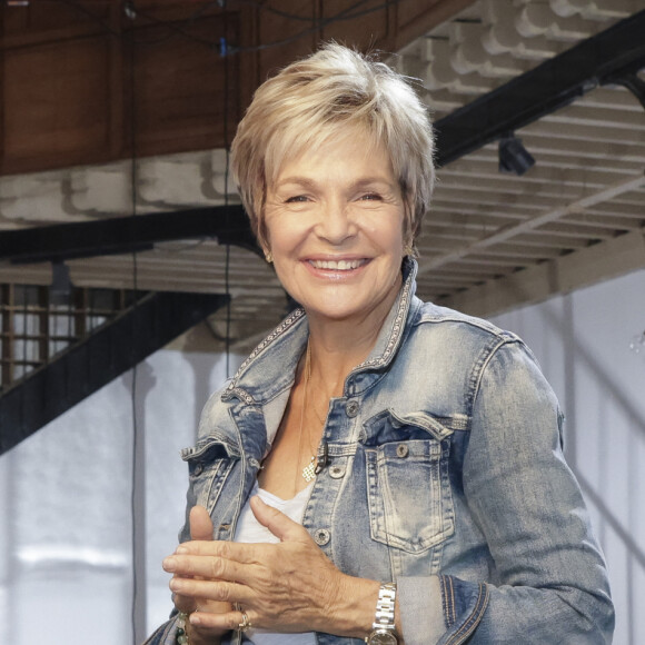 Véronique Jannot est l'invitée de Bernard Montiel dans "Animaux Stars" sur Animaux TV.
Exclusif - Véronique Jannot lors de l'enregistrement de l'émission "Animaux Stars", présentée par B.Montiel et diffusée le 4 novembre sur la chaine Animaux TV © Jack Tribeca / Bestimage