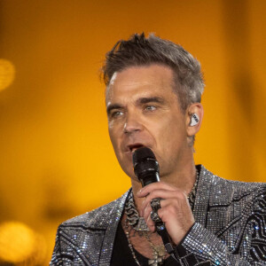 tous les troubles", a confié le chanteur au Sun.
Robbie Williams en concert au Bavaria Sounds à Munich, Allemagne, le 26 août 2022. © Action Press/Bestiamge