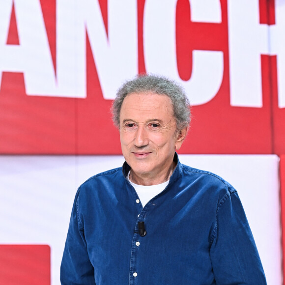 Exclusif - Michel Drucker - Enregistrement de l'émission Vivement Dimanche au Studio Gabriel à Paris ; diffusée le 27 août 2023. © Guillaume Gaffiot / Bestimage