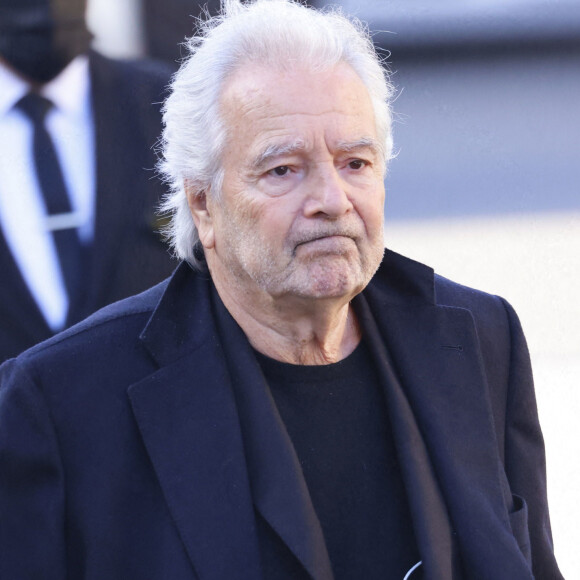 Pierre Arditi - Arrivées à la messe funéraire en hommage à Bernard Tapie en l'église Saint-Germain-des-Prés à Paris. Le 6 octobre 2021 © Jacovides-Moreau / Bestimage