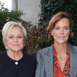 Muriel Robin et Anne Le Nen lors de l'inauguration du jardin des ambassadeurs Line Renaud à Paris le 2 octobre 2023. © Coadic Guirec / Bestimage
