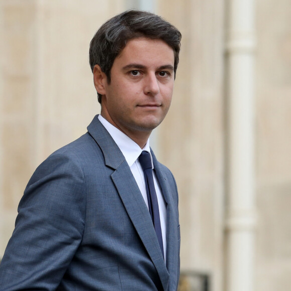 Le ministre de l'éducation, Gabriel Attal à la sortie du conseil des ministres, au palais de l'Elysée, Paris, le 4 octobre 2023 © Stéphane Lemouton / Bestimage