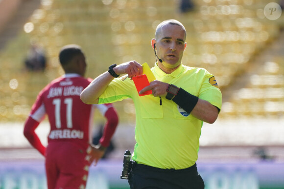 Benoit Millot (arbitre) - Reims bat l'AS Monaco (2-1) lors du match de Ligue 1 Uber Eats à Monaco le 27 février 2022. © Norbert Scanella /Panoramic/Bestimage