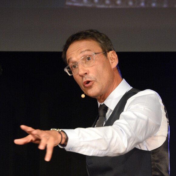 Un collègue, Bernard Lehut, a lui aussi publié un cliché de l'incident sur son compte Instagram
Julien Courbet - Conférence de presse de rentrée du groupe RTL à Paris le 7 septembre 2016. © Coadic Guirec / Bestimage
