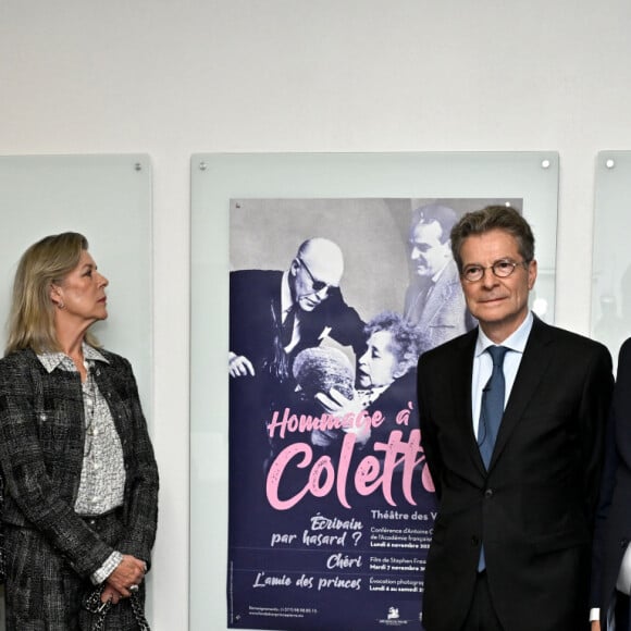 Ils ont assisté à la conférence d'Antoine Compagnon de l'Académie française, "Colette : écrivain par hasard"
Pierre Dartout, le ministre d'Etat de la Principauté, Charlotte Casiraghi, sa mère la princesse Caroline de Hanovre, Antoine Compagnon, le prince Albert II de Monaco et Jean Charles Curau, le secrétaire général de la Fondation Prince Pierre - Le prince Albert II de Monaco, la princesse Caroline de Hanovre et sa fille Charlotte Casiraghi ont assisté à la conférence d'Antoine Compagnon de l'Académie française, "Colette : écrivain par hasard" au Théâtre des Variétés à Monaco dans le cadre du cent-cinquantenaire de la naissance de Colette. © Bruno Bebert / Bestimage