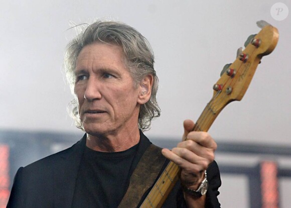Après avoir attaqué pour ses royalties, Pink Floyd (photo : Roger Waters) poursuit EMI pour interdire la commercialisation online de ses morceaux...
