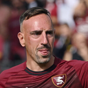 Franck Ribery, en larmes, fait ses adieux au public lors de son dernier match à Salerne, le 22 octobre 2022.