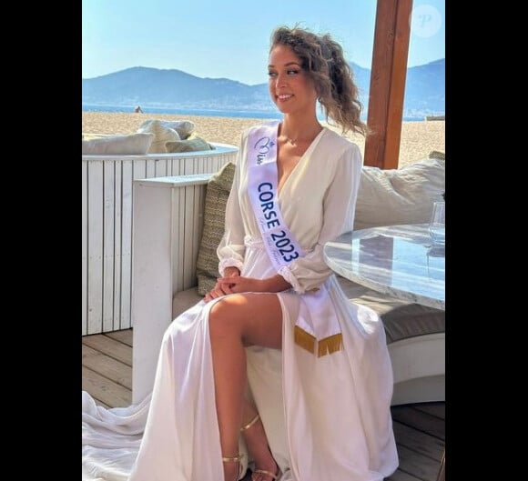 Son élection a toutefois crée une petite polémique.
Sandra Bak représente la Corse au concours Miss France 2024. Instagram. Le 17 août 2023.