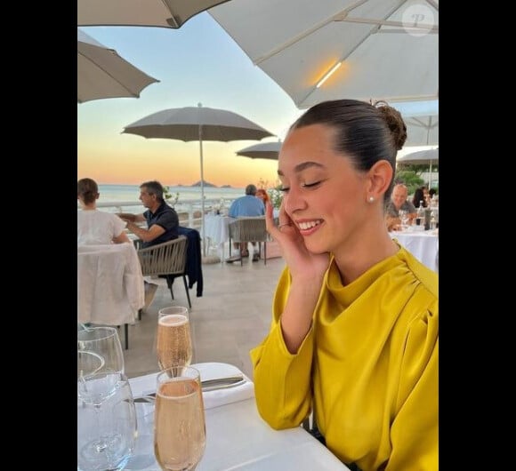 Parmi les jeunes femmes à avoir des rêves plein la tête, il y a Sandra Bak, qui représente cette année la Corse.
Sandra Bak, Miss Corse 2023, sur Instagram. Le 12 juin 2022.