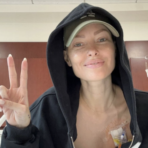 Caroline Receveur à l'hôpital pour entamer son nouveau cycle de chimiothérapie. Instagram.