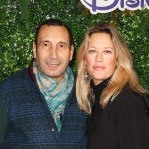 Zinedine Soualem et sa compagne Caroline Faindt - Avant-première de la mini-série Disney "Tout Va Bien" à l'UGC Normandie à Paris le 9 novembre 2023. © Coadic Guirec / Bestimage