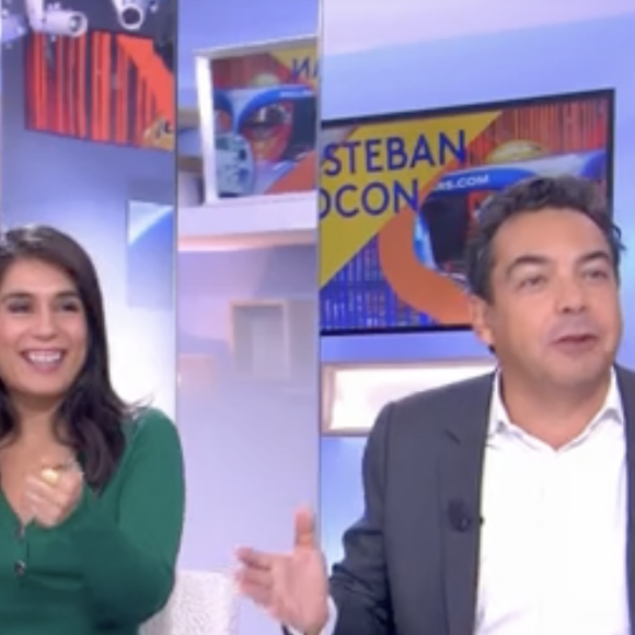 Bertrand Chameroy chute sur le plateau de "C à vous" le 10 novembre 2023.