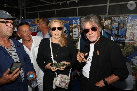 Sylvie Vartan, Jacques Dutronc - Challenge Henri Salvador 2019, Un tournoi VIP de Pétanque "Souvenir Henri-Salvador" organisé chaque année à l'Ile-Rousse par le Sport Pétanque Ile-Rousse, en Corse, France, le 13 Septembre 2019. S.Vartan est la marraine d'honneur de cette édition 2019; J.Dutronc est venu pour faire le show, avant le coup d'envoi en faisant sauter le bouchon d'une bouteille et d'aller à la rencontre du public. A noter aussi que les "Amies de Julie" étaient là pour poursuivre leur combat pour J.Douib assassinée au mois de Mars dernier à l'Ile-Rousse par son ex-mari et pour toutes les violences faites aux femmes. © Olivier Sanchez/Crystal/Bestimage