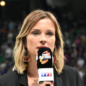 Isabelle Ithurburu (journaliste TF1) - RUGBY : France vs Ecosse (30-27) - Match préparatif pour la coupe du monde 2023 à Saint-Étienne le 12 août 2023. © Frédéric Chambert / Panoramic / Bestimage