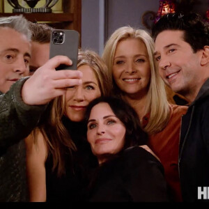 Captures d'écran de l'épisode spécial de Friends, les retrouvailles, diffusé en mai 2021 sur HBO, avec Jennifer Aniston, Courteney Cox, Lisa Kudrow, Matt LeBlanc, Matthew Perry et David Schwimmer