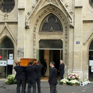 L'acteur a perdu la vie lors d'un accident de laroute, dans le tunnel de Saint-Cloud.
Archives - Illustration aux obsèques de Jocelyn Quivrin au Temple de l'étoile à Paris le 21 novembre 2009 