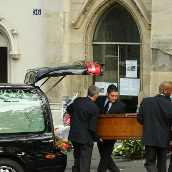 Archives - Illustration aux obsèques de Jocelyn Quivrin au Temple de l'étoile à Paris le 21 novembre 2009 