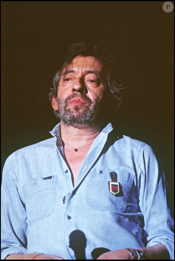 Buzy avait également sorti le titre "I Love You Lulu" supervisé par Serge Gainsbourg
Archives - Serge Gainsbourg sur scène, en concert aux Francofolies de la Rochelle.