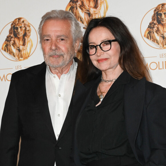 Pierre Arditi, Evelyne Bouix au photocall de la 33ème cérémonie des Molières aux Folies Bergère à Paris le 30 mai 2022. © Coadic Guirec / Bestimage 