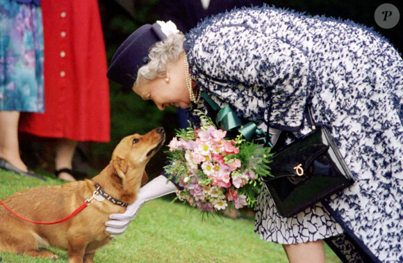 Archives - La reine Elizabeth II à Northumberland. Le 20 mai 1998.