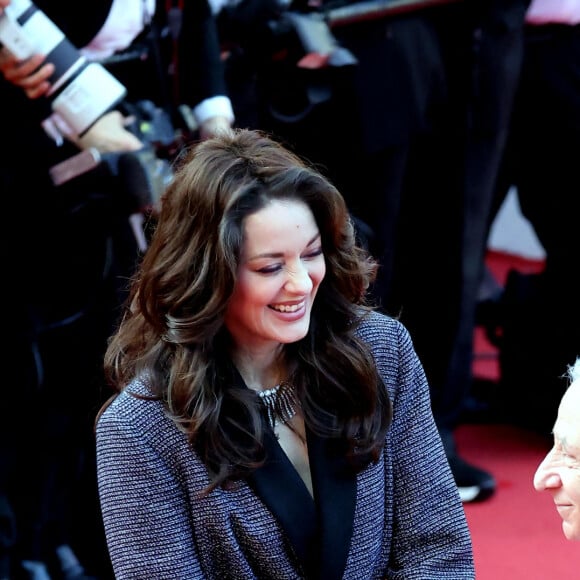 Marion Cotillard, Jean Todt - Montée des marches du film « Firebrand (Le jeu de la reine) » lors du 76ème Festival International du Film de Cannes, au Palais des Festivals à Cannes. Le 21 mai 2023 © Jacovides-Moreau / Bestimage