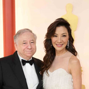 Un beau voyage pour Jean Todt et Michelle Yeoh, toujours aussi amoureux après 19 ans de vie commune.
 
Jean Todt et Michelle Yeoh - Photocall de la 95ème édition de la cérémonie des Oscars à Los Angeles. Le 12 mars 2023