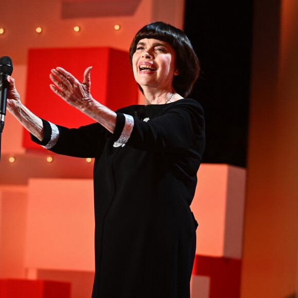 Exclusif - Mireille Mathieu - Enregistrement de l'émission Vivement dimanche au studio Gabriel à Paris, le 10 novembre 2023, présentée par M.Drucker et diffusée le 26 novembre 2023 sur France 3.
