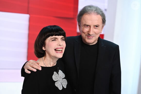 Exclusif - Mireille Mathieu et Michel Drucker - Enregistrement de l'émission Vivement dimanche au studio Gabriel à Paris, le 10 novembre 2023, présentée par M.Drucker et diffusée le 26 novembre 2023 sur France 3. © Guillaume Gaffiot / Bestimage  No web pour la Belgique et la Suisse 