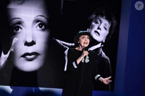 Exclusif - Mireille Mathieu - Enregistrement de l'émission Vivement dimanche au studio Gabriel à Paris, le 10 novembre 2023, présentée par M.Drucker et diffusée le 26 novembre 2023 sur France 3. © Guillaume Gaffiot / Bestimage  No web pour la Belgique et la Suisse 