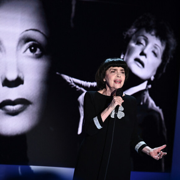 Exclusif - Mireille Mathieu - Enregistrement de l'émission Vivement dimanche au studio Gabriel à Paris, le 10 novembre 2023, présentée par M.Drucker et diffusée le 26 novembre 2023 sur France 3. © Guillaume Gaffiot / Bestimage  No web pour la Belgique et la Suisse 