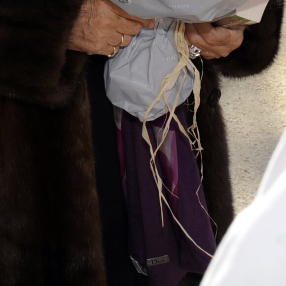 Bernadette Chirac visite l'institut du Developpement de l'Enfant et de sa Communication (IDEC) finance en partie par la Fondation Les Pieces Jaunes, à l'hopital Salvator à Marseille.