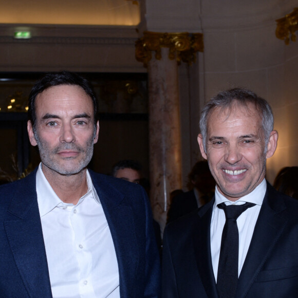 Exclusif - Anthony Delon, Paul Belmondo - L'hôtel The Peninsula Paris présente son univers féérique pour Noël le 30 novembre 2023 . Bûches, couronne des Rois, Heure du Thé et cocktails de Noël ont été présentés par la cheffe pâtissière A. Coruble et le chef David Bizet qui oeuvrent chaque jour à créer des souvenirs mémorables pour les petits et les plus grands. The Peninsula Paris a célèbré l'esprit de Noël avec des animations féeriques qui ont donné le sourire à toute la famille. Entre traditions, délices gastronomiques, surprises et jolies idées de cadeaux, la saison de Noël à l'hôtel The Peninsula Paris laissera des souvenirs inoubliables aux petits comme aux grands. Les festivités se poursuivent dans tous les restaurants et bars, entre Heure du Thé, menus de fête et cocktails sur-mesure © Rachid Bellak / Bestimage