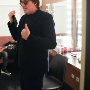 Exclusif - Alain Souchon, Thomas Dutronc - Backstage du 16ème Gala de la Fondation " Recherche Alzheimer " à l'Olympia à Paris. Le 20 mars 2023 © Sébastien Valente / Bestimage 