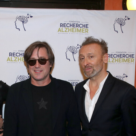 Thomas Dutronc et Pierre Souchon - Photocall du 16ème Gala de la Fondation " Recherche Alzheimer " à l'Olympia à Paris. Le 20 mars 2023 © Bertrand Rindoff Petroff / Bestimage