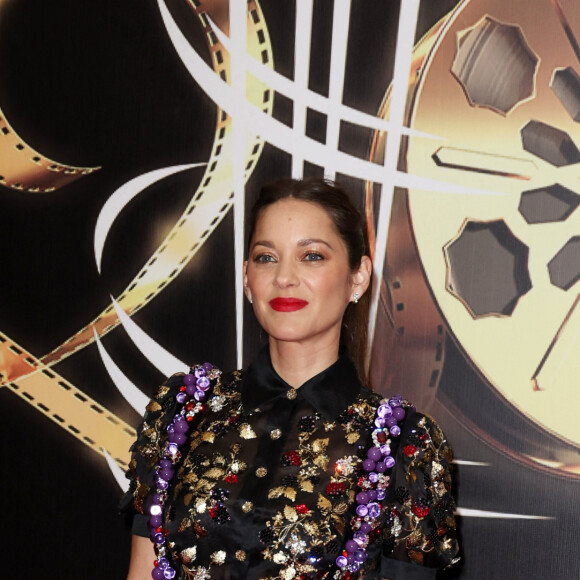 Marion Cotillard au photocall de cérémonie de clôture du 20ème Festival International du Film de Marrakech, Maroc, le 2 décembre 2023. © Dominique Jacovides/Bestimage 