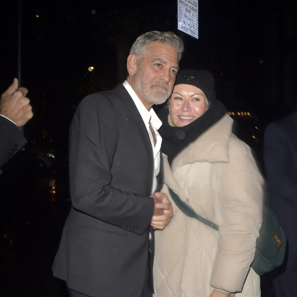 George Clooney à la sortie du club "The Twenty Two" à Londres le 3 décembre 2023.