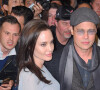 En effet, si elle a revendu ses parts du Château en 2021 suite à leur divorce, à un milliardaire russe, Yuri Scheffler, l'actrice a déposé plainte en Californie contre Brad Pitt. 
Brad Pitt et sa femme Angelina Jolie arrivent à la première du film "By The Sea" à New York le 3 novembre 2015.