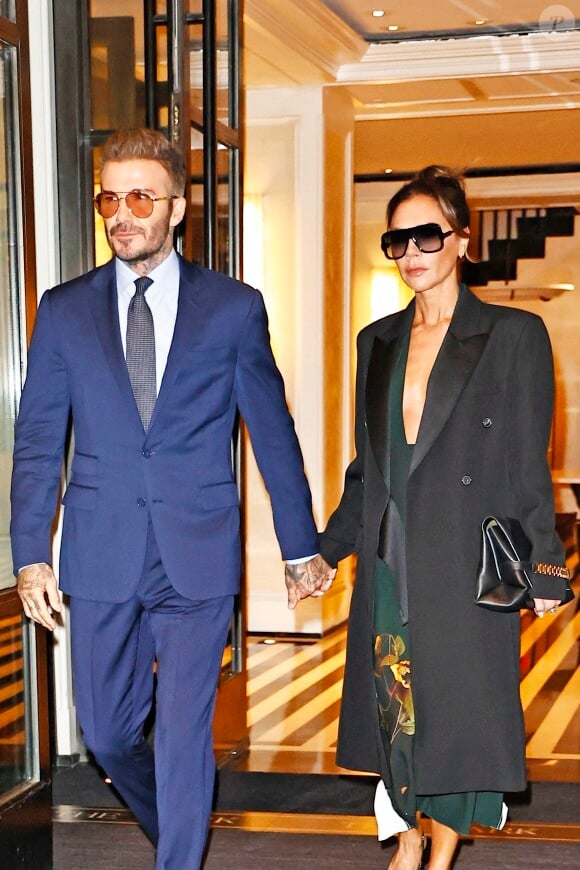 "Le plus important, c'est de toujours donner la priorité au temps passé ensemble", explique David Beckham
 
David Beckham et sa femme Victoria (Posh) à la sortie de leur hôtel à New York, le 11 octobre 2022.